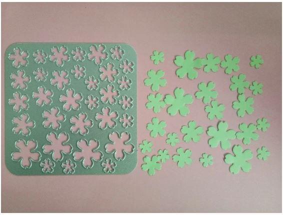 Brand Zero Die - Pierced Petal Frame Metal Cutting Die 9.5 * 9.5 cm